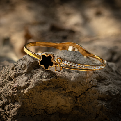 Radiate Elegance: Multi Diamond Flower Stone Kada by Khushy Jewellery